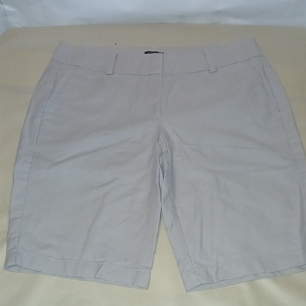 Ann Taylor Petite Women’s Bermuda Shorts Size 6 Boardwalk Short Khaki Beige Tan